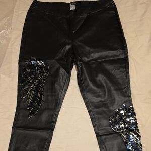 VENUS Sleek Black Leather Plants W/Sequin Design